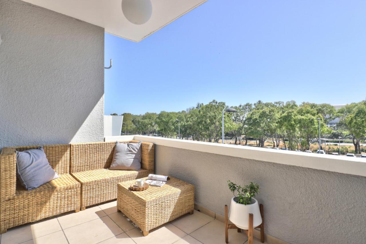 Point Apartment *